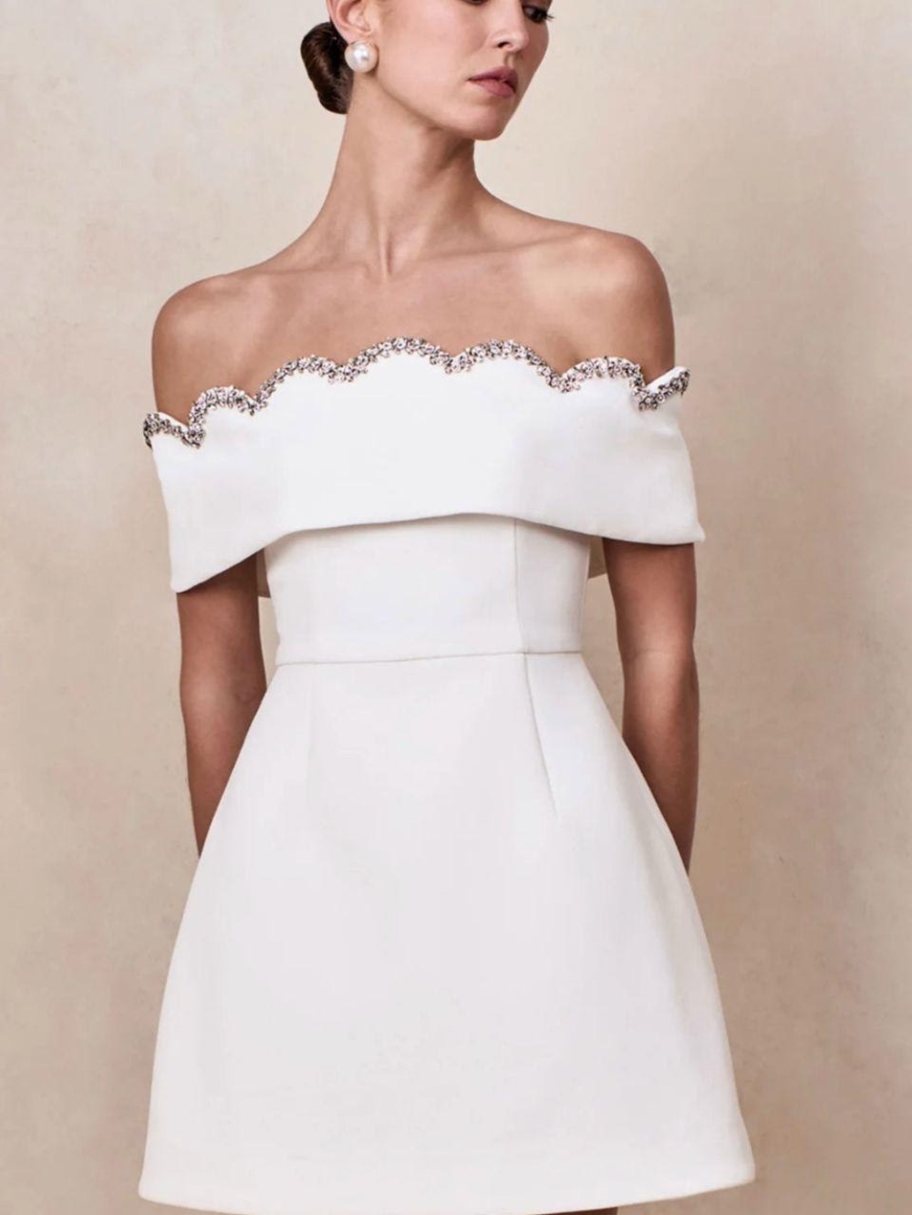 Club L London White Strapless Off-Shoulder Scalloped Cocktail Dress